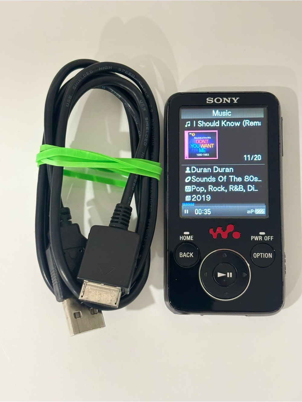 Sony Walkman NWZ-E436F - 4GB - Digital Media MP3 Player